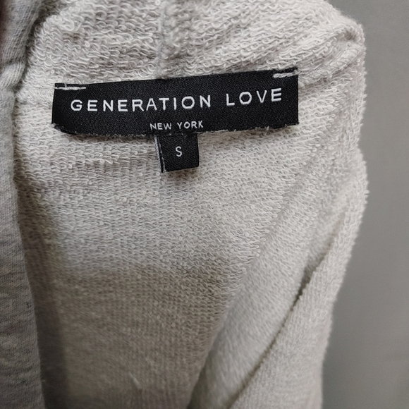 GENERATION Love Pompom Tassel Hoodie Size S - Picture 9 of 12